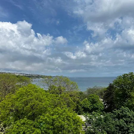 Glarus With Infinity Sea View Apartamento *