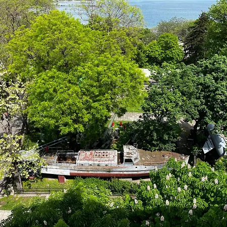 Glarus With Infinity Sea View Apartamento
