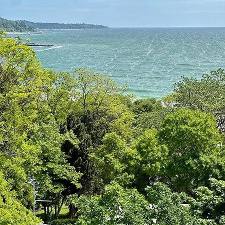 Glarus With Infinity Sea View Apartamento