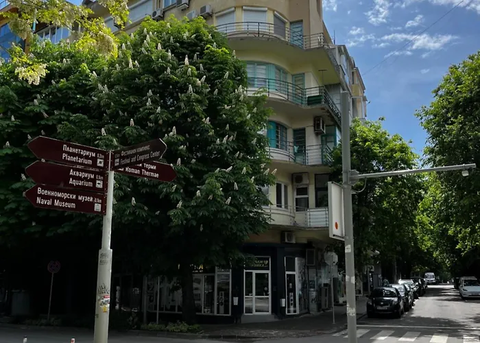 Glarus With Infinity Sea View Apartmán