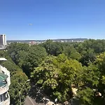 Апартаменты Glarus With Infinity Sea View *