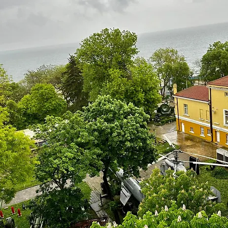Glarus Wiht Infinity Sea View * Varna